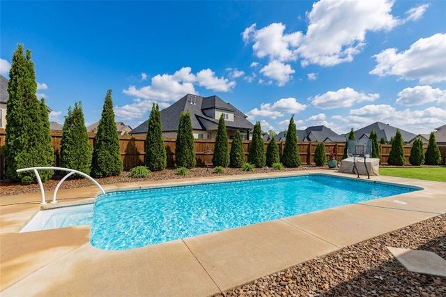 1600 Cherrie Street, Bentonville, AR 72713