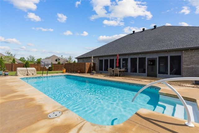 1600 Cherrie Street, Bentonville, AR 72713