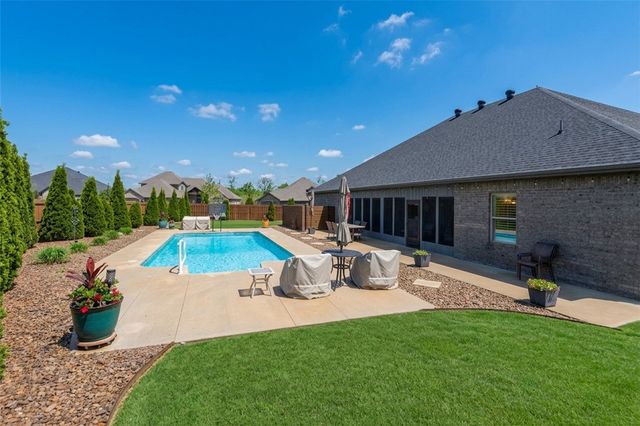 1600 Cherrie Street, Bentonville, AR 72713