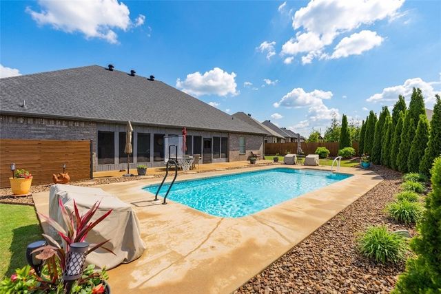 1600 Cherrie Street, Bentonville, AR 72713