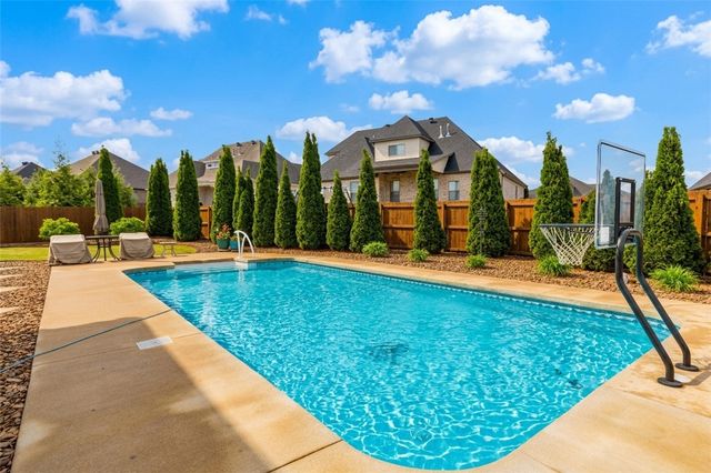 1600 Cherrie Street, Bentonville, AR 72713
