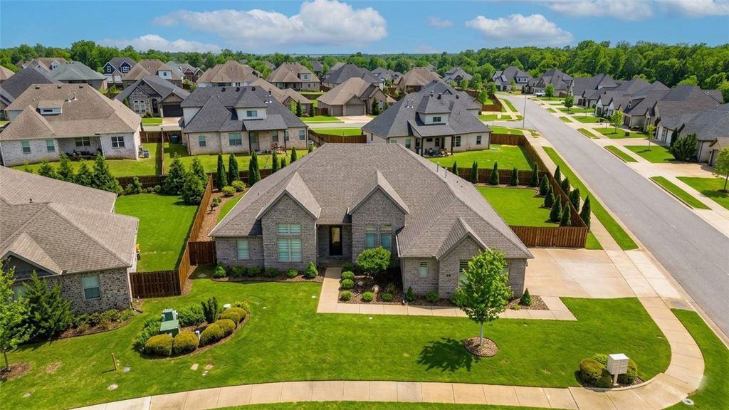 1600 Cherrie Street, Bentonville, AR 72713