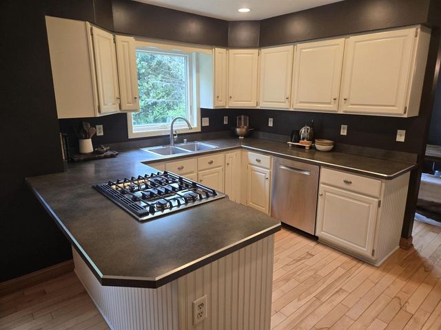 705 Poplar Way, Verona, WI 53593