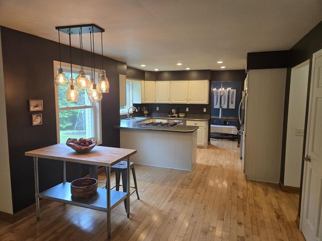 705 Poplar Way, Verona, WI 53593