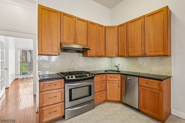 90 A Hackensack Plk R, Weehawken Twp., NJ 07086