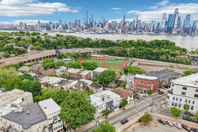 90 A Hackensack Plk R, Weehawken Twp., NJ 07086