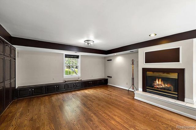 1051 Devonshire Road, Grosse Pointe, MI 48230