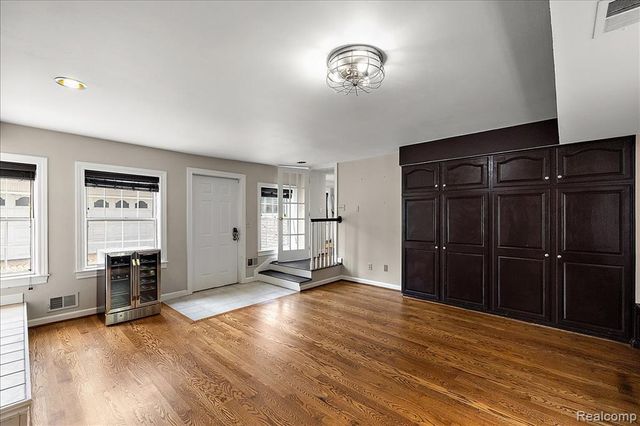 1051 Devonshire Road, Grosse Pointe, MI 48230