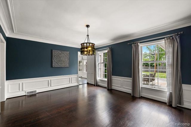 1051 Devonshire Road, Grosse Pointe, MI 48230