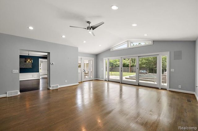 1051 Devonshire Road, Grosse Pointe, MI 48230