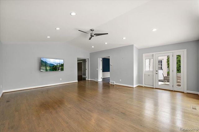 1051 Devonshire Road, Grosse Pointe, MI 48230