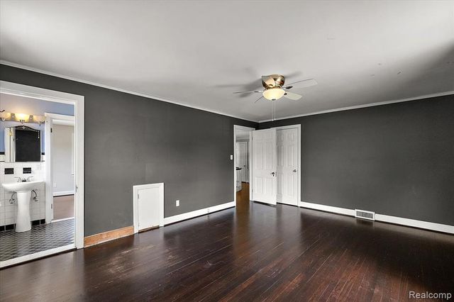 1051 Devonshire Road, Grosse Pointe, MI 48230