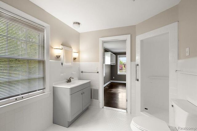 1051 Devonshire Road, Grosse Pointe, MI 48230
