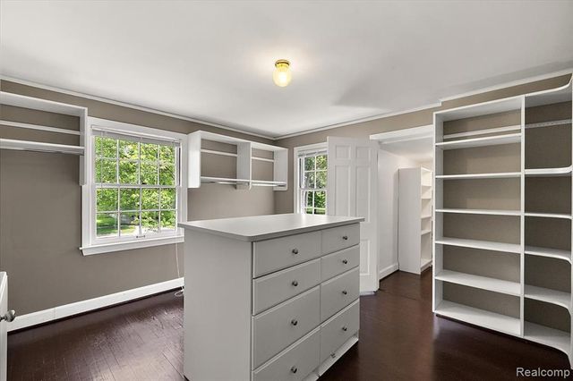 1051 Devonshire Road, Grosse Pointe, MI 48230