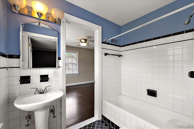 1051 Devonshire Road, Grosse Pointe, MI 48230