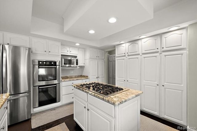 1051 Devonshire Road, Grosse Pointe, MI 48230