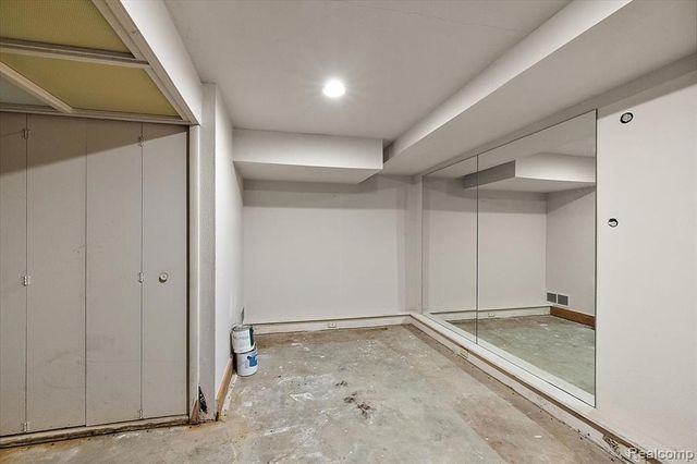 1051 Devonshire Road, Grosse Pointe, MI 48230