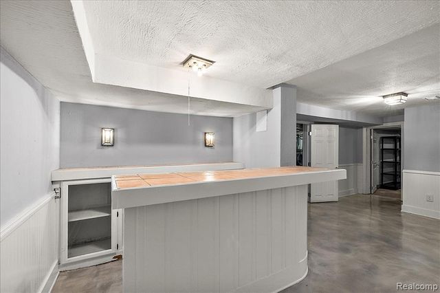 1051 Devonshire Road, Grosse Pointe, MI 48230