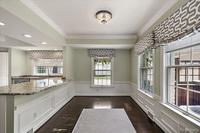 1051 Devonshire Road, Grosse Pointe, MI 48230