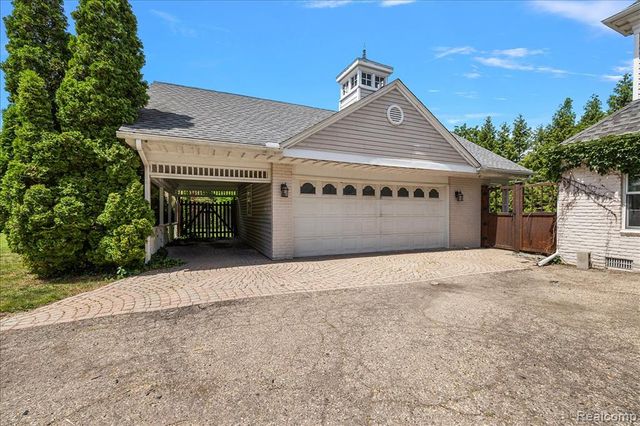 1051 Devonshire Road, Grosse Pointe, MI 48230