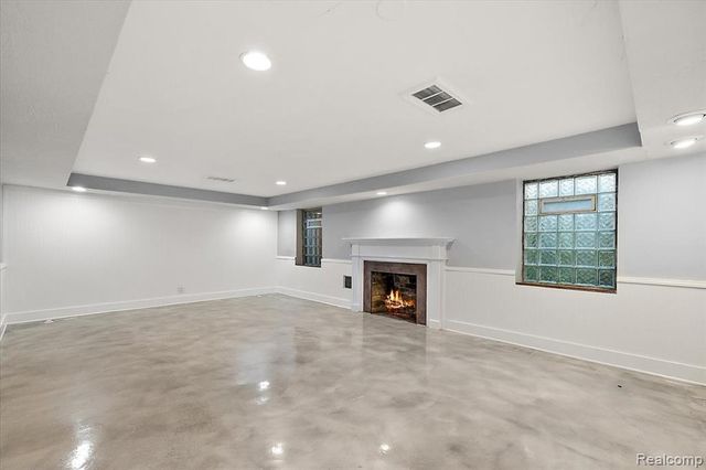 1051 Devonshire Road, Grosse Pointe, MI 48230