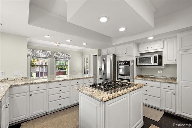 1051 Devonshire Road, Grosse Pointe, MI 48230