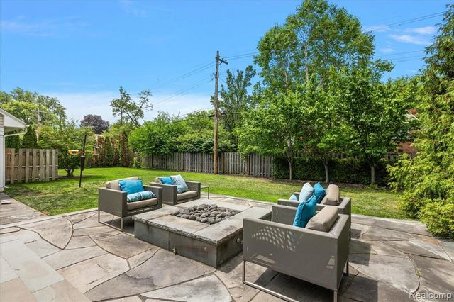 1051 Devonshire Road, Grosse Pointe, MI 48230