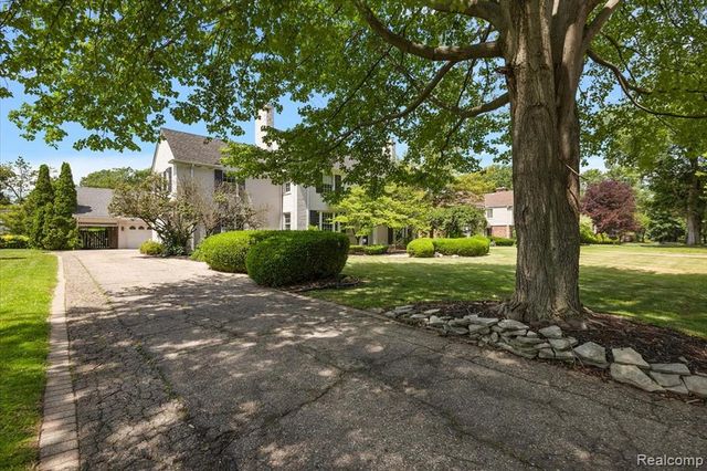 1051 Devonshire Road, Grosse Pointe, MI 48230