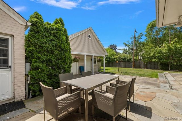 1051 Devonshire Road, Grosse Pointe, MI 48230