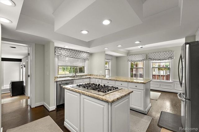 1051 Devonshire Road, Grosse Pointe, MI 48230