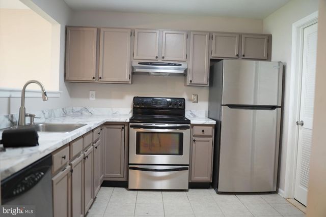 84 WOODLAKE DR, Marlton, NJ 08053