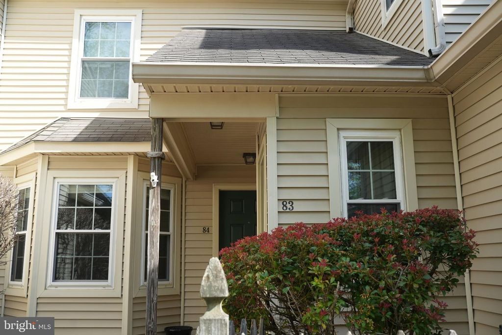 84 WOODLAKE DR, Marlton, NJ 08053