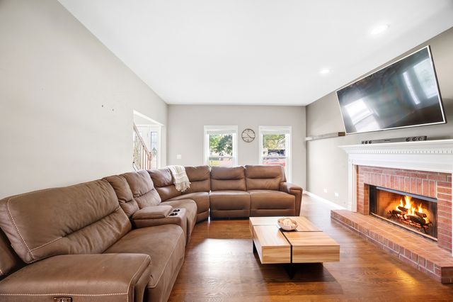 452 Spring Ridge Drive, Crystal Lake, IL 60012