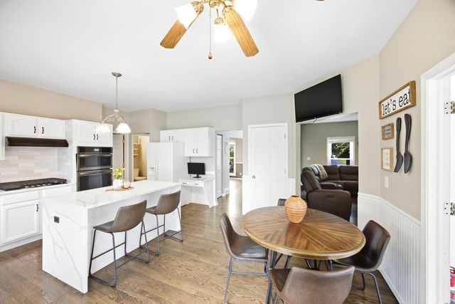 452 Spring Ridge Drive, Crystal Lake, IL 60012
