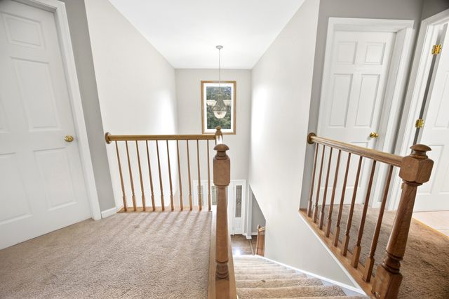 452 Spring Ridge Drive, Crystal Lake, IL 60012