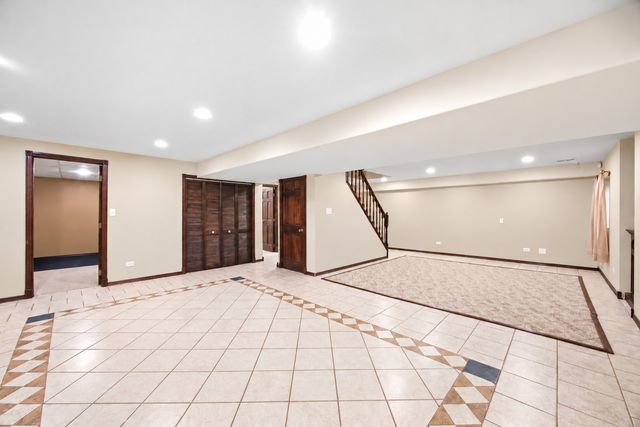452 Spring Ridge Drive, Crystal Lake, IL 60012