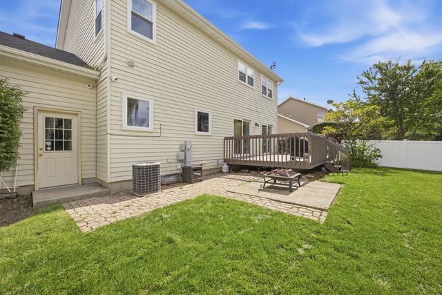 452 Spring Ridge Drive, Crystal Lake, IL 60012