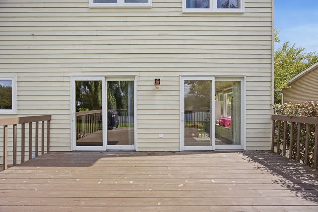 452 Spring Ridge Drive, Crystal Lake, IL 60012