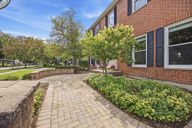 452 Spring Ridge Drive, Crystal Lake, IL 60012