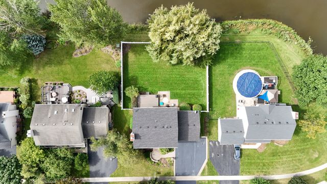 452 Spring Ridge Drive, Crystal Lake, IL 60012