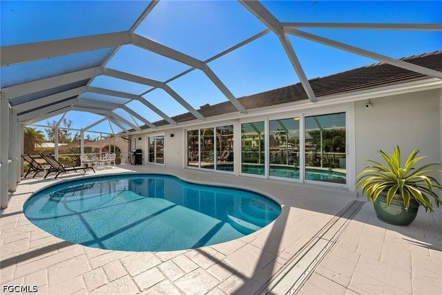 1674 Sabal Palm DR, Sanibel, FL 33957