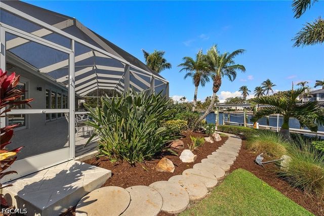 1674 Sabal Palm DR, Sanibel, FL 33957