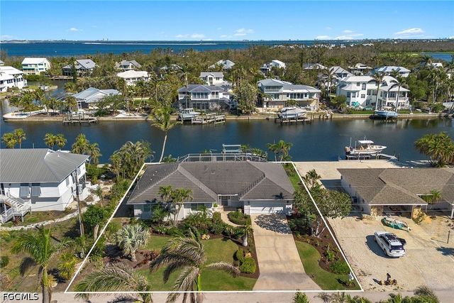 1674 Sabal Palm DR, Sanibel, FL 33957