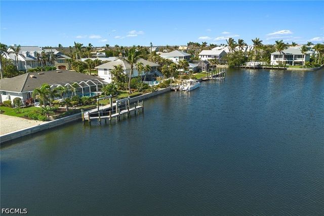 1674 Sabal Palm DR, Sanibel, FL 33957