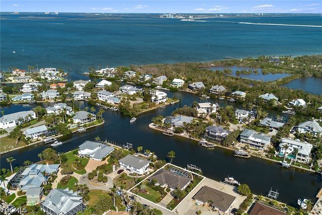 1674 Sabal Palm DR, Sanibel, FL 33957