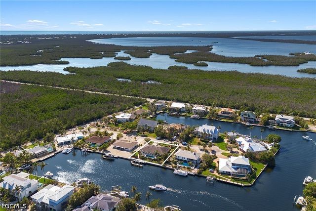 1674 Sabal Palm DR, Sanibel, FL 33957