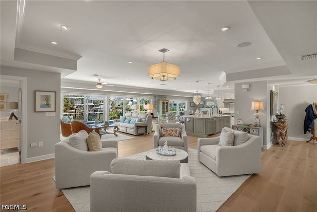 1674 Sabal Palm DR, Sanibel, FL 33957