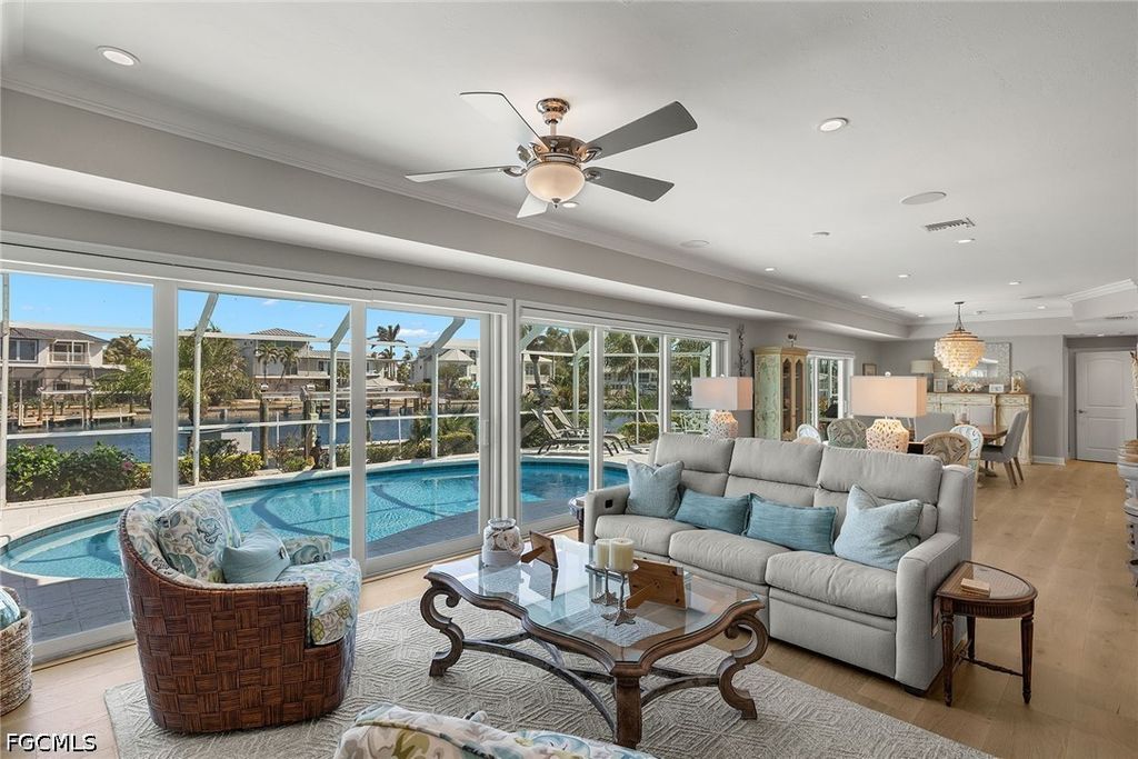 1674 Sabal Palm DR, Sanibel, FL 33957