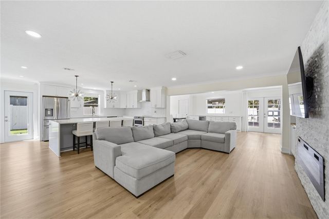1057 WILLIS AVENUE, Sarasota, FL 34232