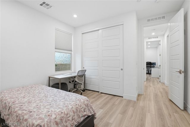1917 Regal Bluff Drive, Henderson, NV 89052